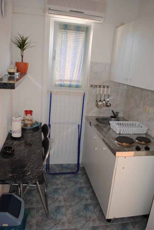 Apartments Kairos - Bili 9 Kastela Phòng bức ảnh
